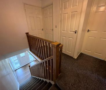 3 bedroom end of terrace house to rent - Photo 2