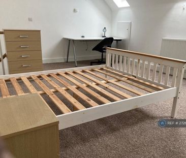 5 bedroom semi-detached house to rent - Photo 5