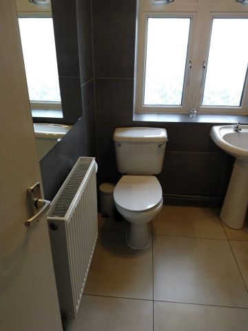 Room in a Shared Flat, Wells House, SE16 - Photo 4