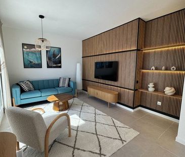 2 bedroom luxury penthouse for rent in Estepona, Andalusia - Photo 1