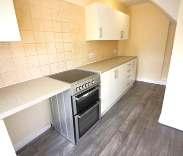 3 bedroom semi-detached house to rent - Photo 4