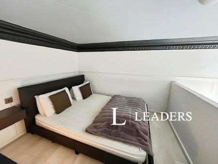 Studio to rent - Photo 3