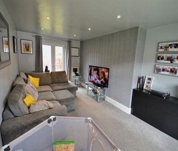 2 Bedroom End Terrace To Let - Photo 2