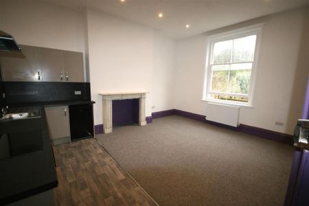 1 bedroom flat to rent - Photo 2