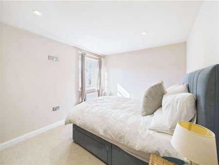 High Street, Crediton, Devon, EX17 - Photo 5