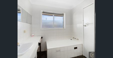 3-Bedroom Home in a Quiet, Family-Friendly Street - Photo 5