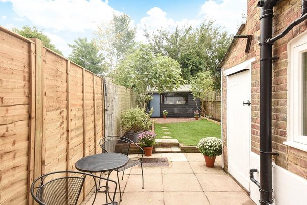 3 bedroom terraced house to rent - Photo 1