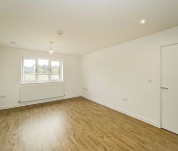 2 bedroom maisonette to rent - Photo 2