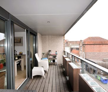 Mooi 2-slpk appartement met garagebox in centrum - Photo 1