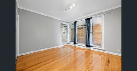 Modern Charm, Big Backyard Living – Your Ideal Family Home Awaits! - Photo 2