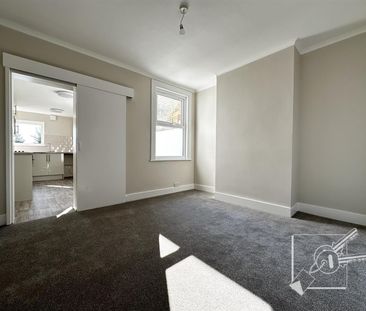 Dover Road, Gravesend - Photo 1