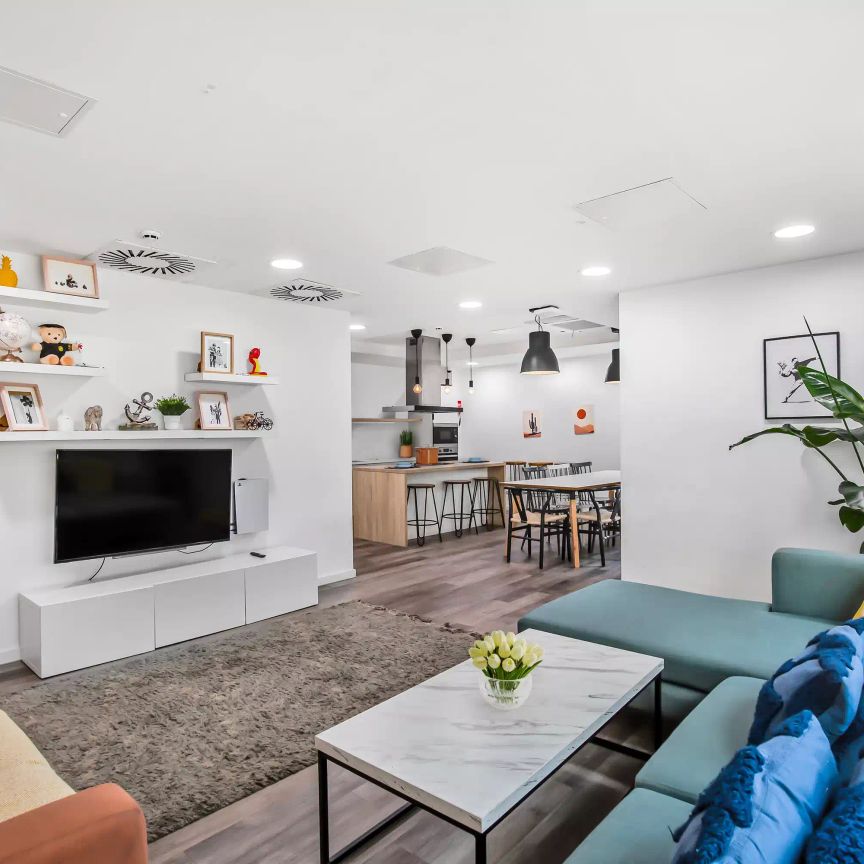 Bronze Studio - Photo 1