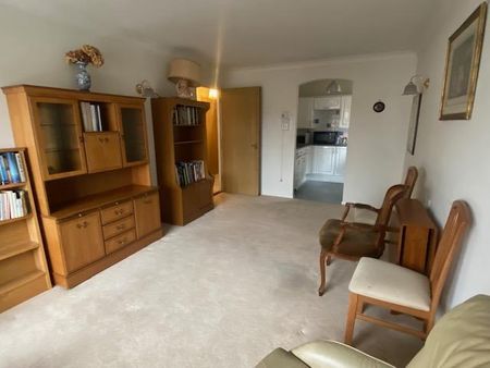 1 bedroom retirement property to rent - Photo 2