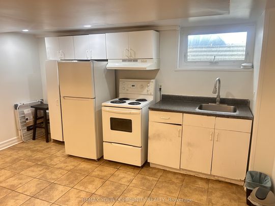 420 ELMWOOD Avenue - Photo 1