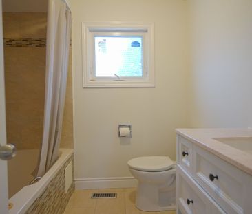 For Lease - 245 Ravenscroft Road Unit# Main, Ajax, Ontario - Photo 4