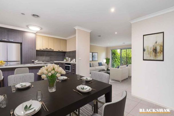 Stunning Three Bedroom Townhouse - Photo 1