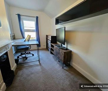 Century Road, Staines-upon-thames, TW18 - Photo 6