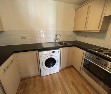 Chain Court, Old Town, SN1 - Photo 4