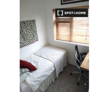 Room in a 2-Bedroom apartment for rent in Ballygall, Dublin - Photo 3