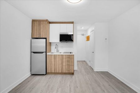 For Lease - 15 Thorburn Avenue Unit# 204, Toronto, Ontario - Photo 2