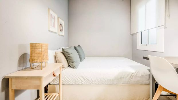 Room in a shared 3-bedroom apartment for rent in La Sagrera. - Photo 1