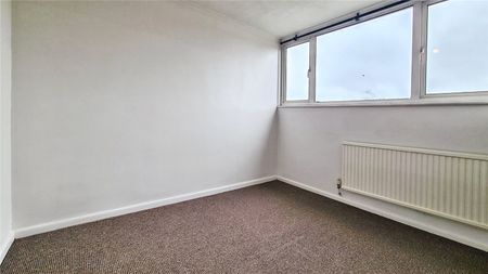 Leyland Gardens, Shinfield, Reading, RG2 - Photo 3