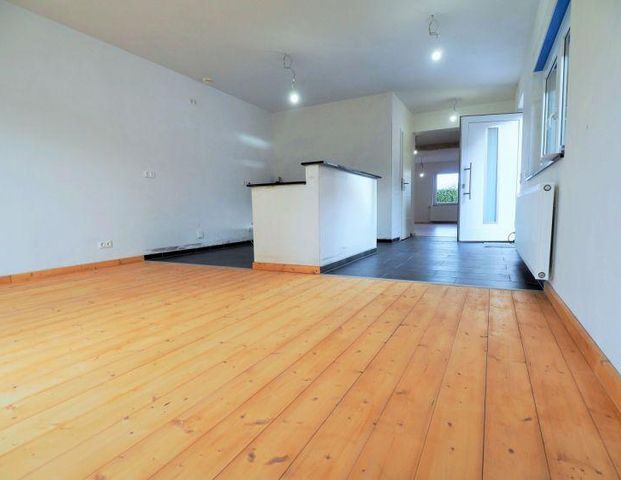 Bereits VERMIETET!! Ein FALL für ZWEI! - Komplett modernisierte Doppelhaushälfte mit Terrasse, Garten + Garage! - Photo 1