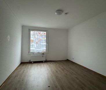 Sofort verfügbare 3-Zimmerwohnung im 1.Obergeschoss mit zwei Balkonen - Foto 4