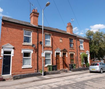 2 bedroom terraced house to rent - Photo 2