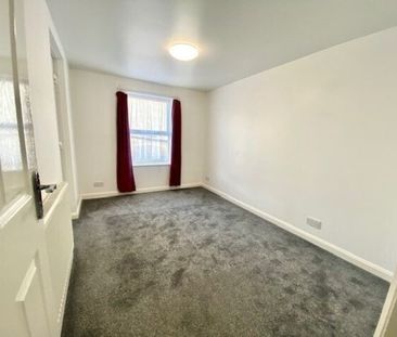 Elm Grove, Brighton, 2 bedroom flat to rent - Photo 1