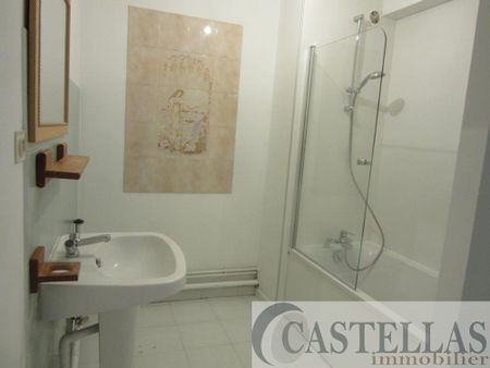 Location Appartement 3 pièces 85m² CARNOUX EN PROVENCE 13470 - Photo 3