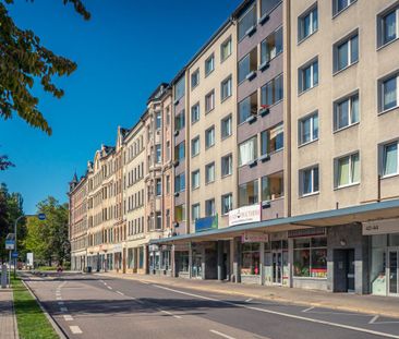 Urban gelegene 2-Raum-Wohnung mit Balkon - Photo 1