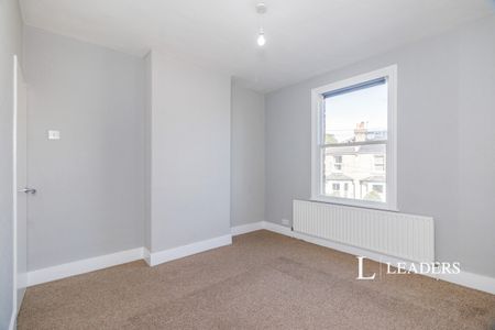 2 bedroom house to rent Portland Road, KT1 - Photo 4