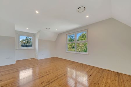 Spacious Family Home - Pool Maintenance Included - Photo 5