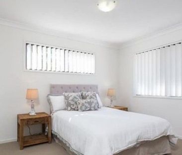 Modern 3 Bedroom Townhouse - Photo 1