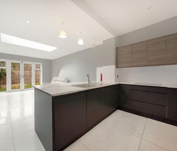 5 bedroom terraced house to rent - Photo 2