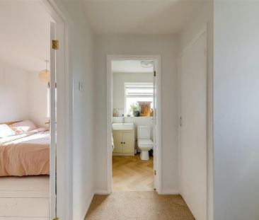 2 bedroom end of terrace house to rent - Photo 3