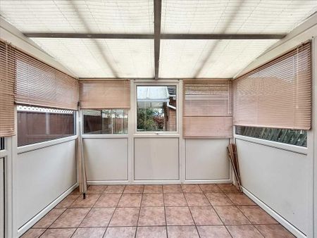 3 bedroom bungalow to rent - Photo 2