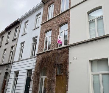 Charmante rijwoning met 1 slaapkamer in het hartje van Gent - Photo 1