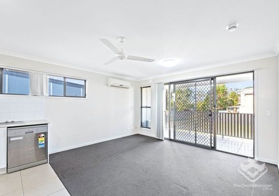 3-Bedroom Townhouse with Private Backyard & Park Access - Photo 1