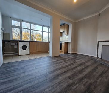 Bradshaw Avenue, Wednesbury - Photo 3