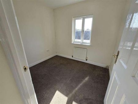 Tff Field Close, Sturminster Newton, DT10 - Photo 2