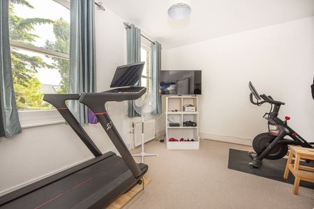 6 bedroom semi-detached house to rent - Photo 3