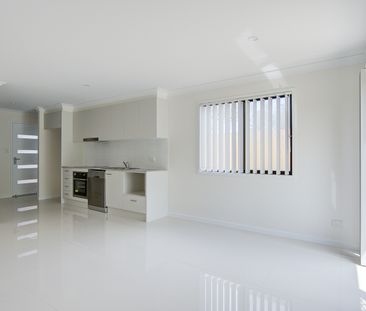 2/92 Peppertree Drive,HOLMVIEW - Photo 2