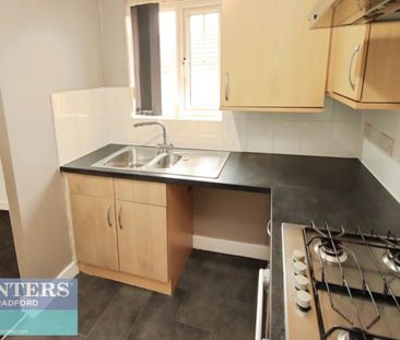 2 bedroom Flat To Let - Photo 6