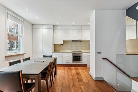 3 bedroom house in Kensington - Photo 2