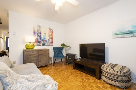 Appartement lumineux entièrement meublé d’une chambre près du métro Rosemont - Photo 5