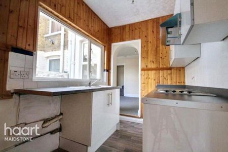 2 bedroom terraced house to rent - Photo 4