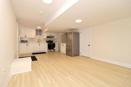 For Lease - 373 CREEK PATH Avenue, Oakville, Ontario - Photo 5