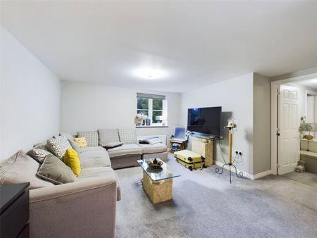 Ash Avenue, Carterton, Oxfordshire, OX18 - Photo 4